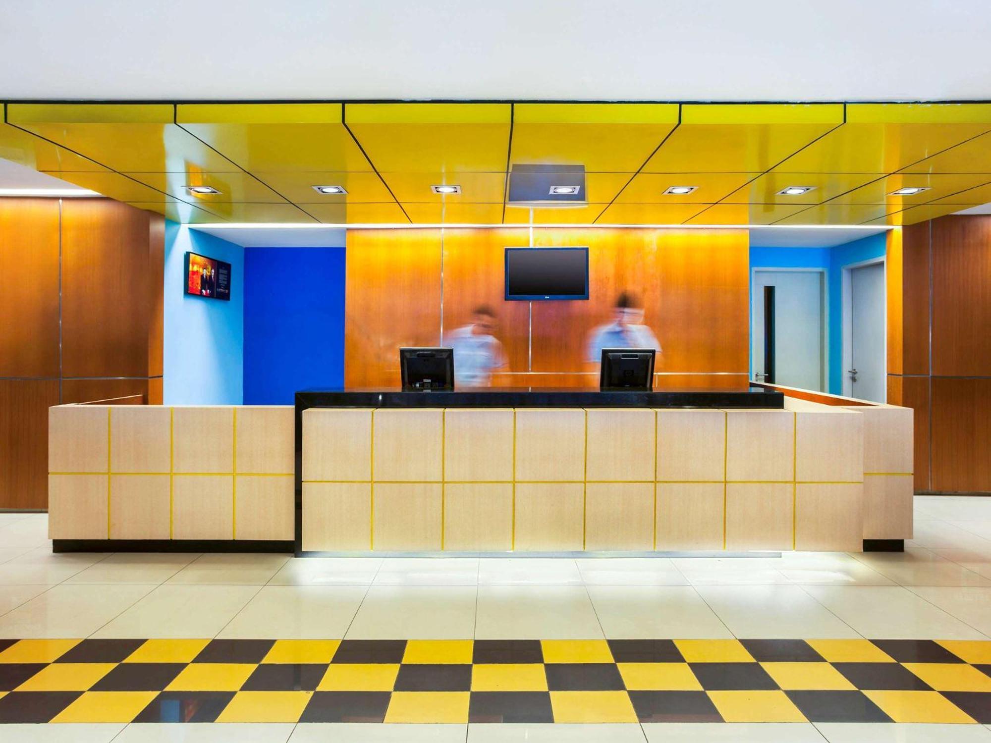 Ibis Budget Jakarta Menteng Extérieur photo