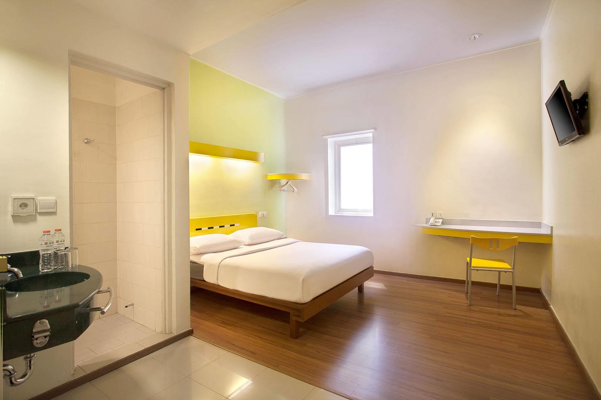 Ibis Budget Jakarta Menteng Extérieur photo